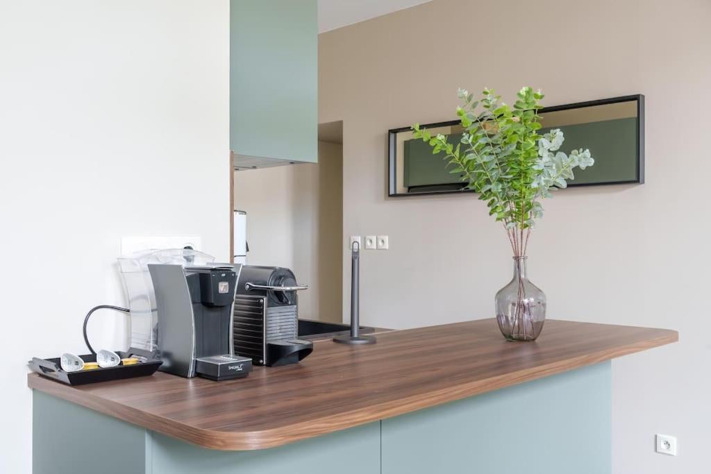 Appartement Lumineux Avec Cour Chaumont  Exterior foto