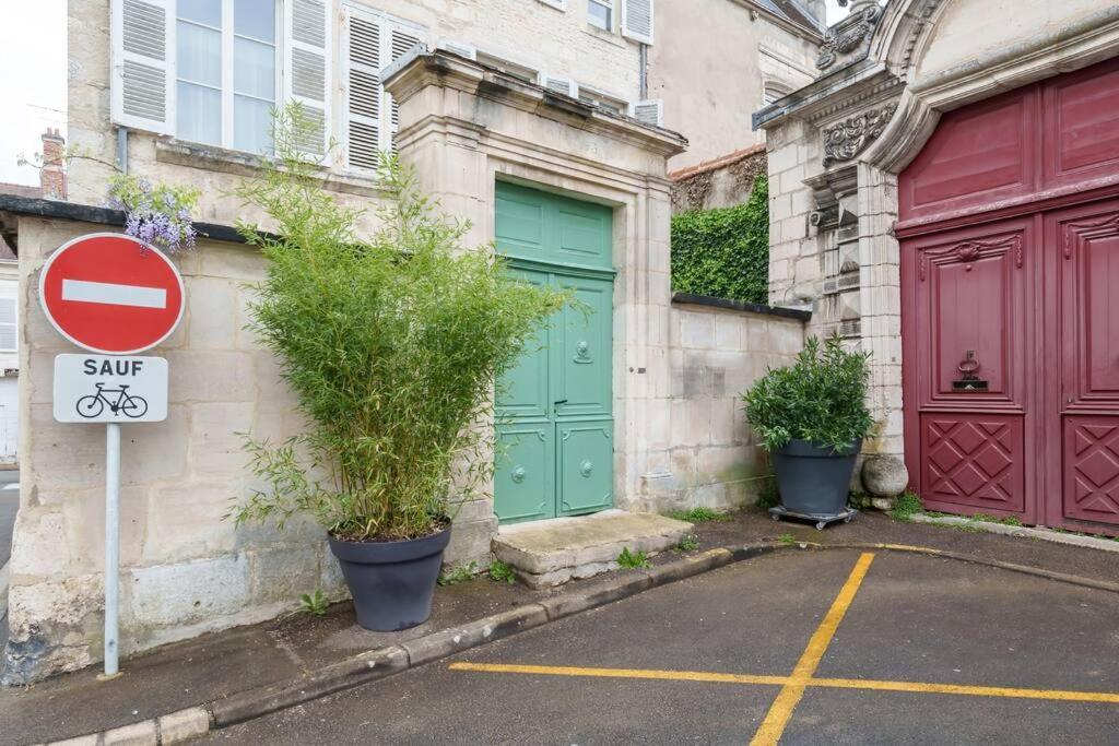 Appartement Lumineux Avec Cour Chaumont  Exterior foto